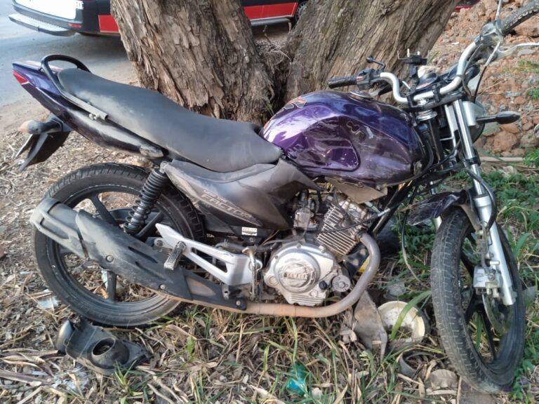 Acidente entre carro e moto deixa vítima grave na Rodovia Lix da Cunha