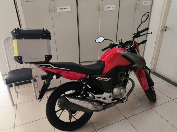 Suspeito de aplicar golpes com presentes falsos é preso em Pinda