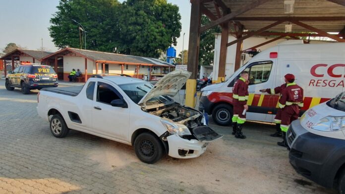 Homem bate propositalmente contra ambulância no interior de SP