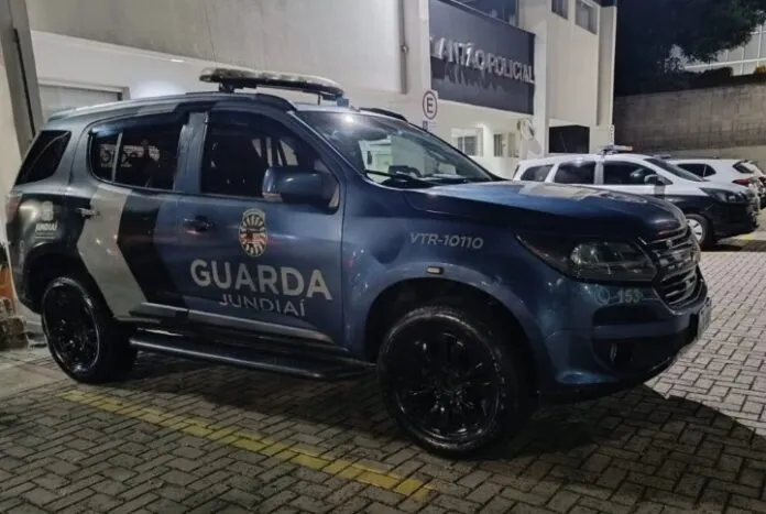 Homem é preso após tentar agredir ex-namorada com extintor de incêndio em Jundiaí