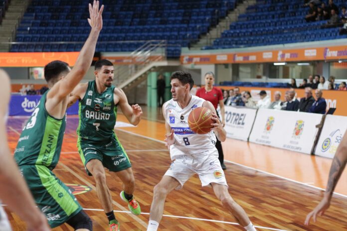 O Farma Conde São José Basketball venceu o Bauru Basket por 85 a 83, na noite de terça-feira (17), na Farma Conde Arena, pela última rodada da Fase de Realinhamento do Campeonato Paulista.