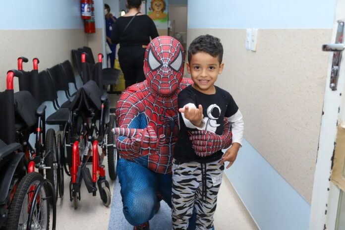 Rede Mário Gatti convoca voluntários para brincar com crianças internadas