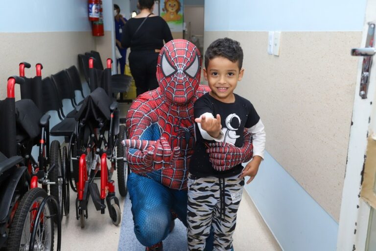 Rede Mário Gatti convoca voluntários para brincar com crianças internadas