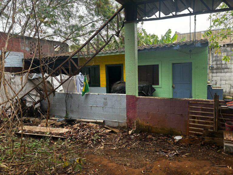 Morador é feito refém durante roubo a residência em Campinas