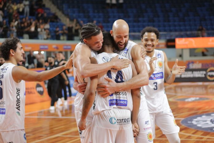 Com emoção, São José Basketball vence Pinheiros em primeira partida das quartas do Paulista