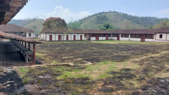Fazenda visitada por Dom Pedro é atingida por incêndio em São José do Barreiro