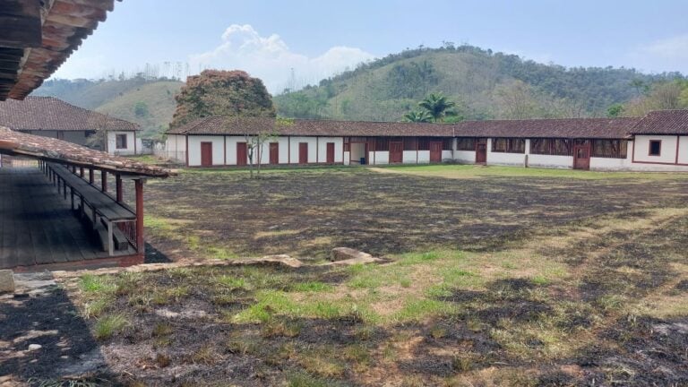 Fazenda visitada por Dom Pedro é atingida por incêndio em São José do Barreiro