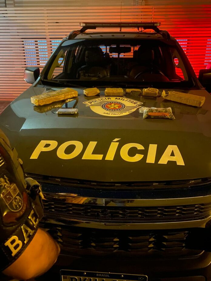 Homem é preso após denúncia de trafico de drogas em Lorena