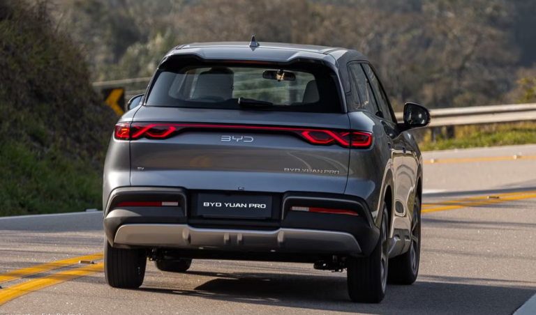 O BYD Yuan Pro chega ao Brasil