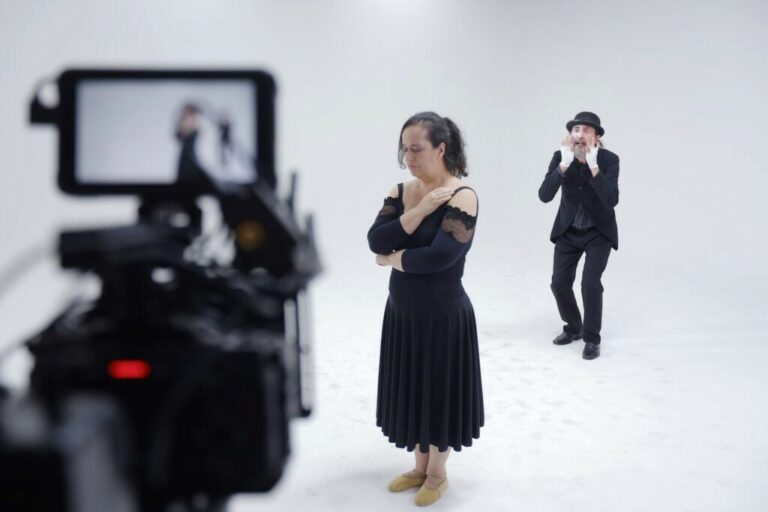 Dia do Surdo: clipe com Libras, dança e mímica reflete sobre a inclusão pela comunicação