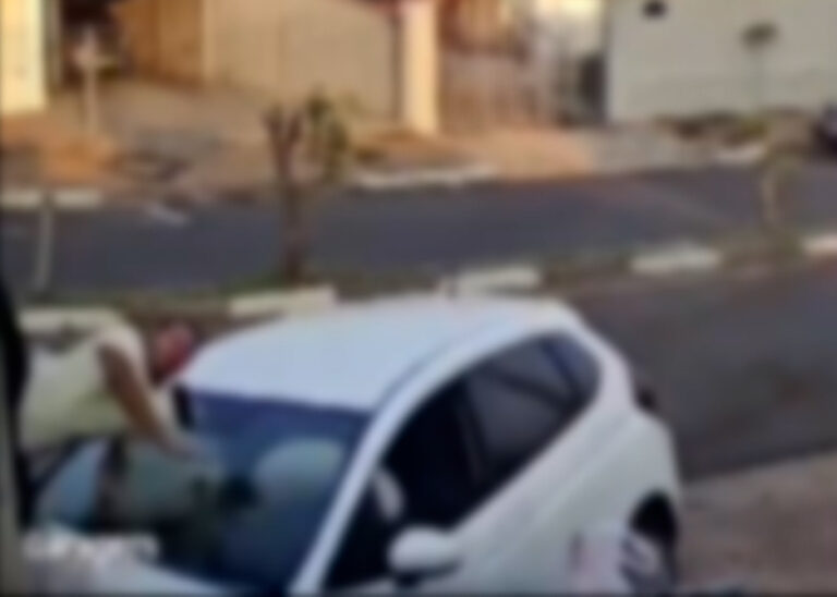 Carro desgovernado perde o controle e atropela pedestre em Valinhos; veja vídeo