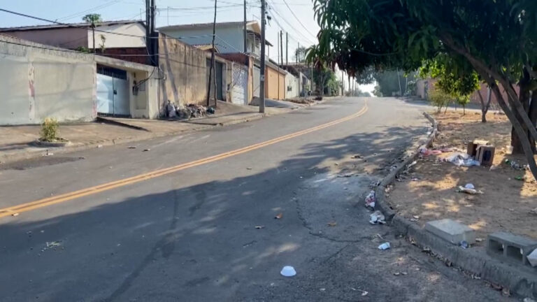Motorista de caminhão perde freio, bate em carro e quatro pessoas acabam baleadas após discussão
