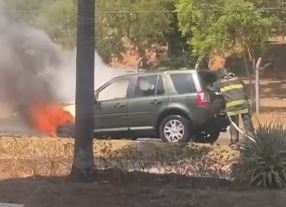 Aumenta o número de carros que pegam fogo no trânsito: saiba como se prevenir