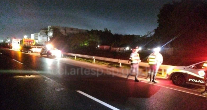Homem baleado pula mureta de rodovia e morre atropelado em Guarujá