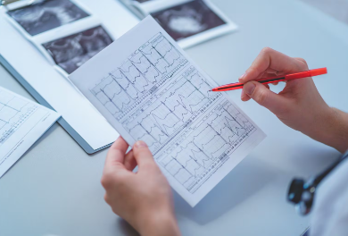 Farmácias começam a vender primeiro eletrocardiograma de uso doméstico