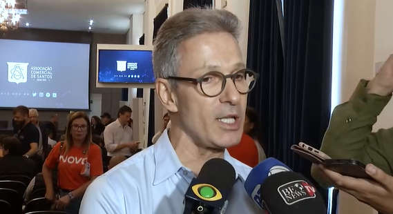O governador de Minas Gerais, Romeu Zema, esteve na Associação Comercial de Santos para um encontro com empresários locais