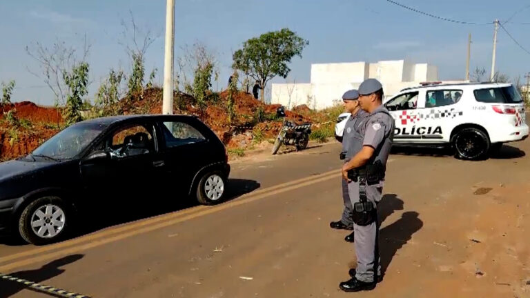 Mulher é encontrada morta dentro de carro em Americana; namorado da vítima é o principal suspeito