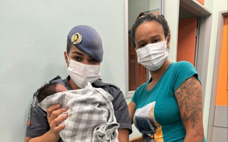 ‘Foi um dia de surpresas’, diz policial ao ajudar gestante em trabalho de parto dentro de carro