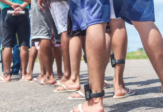 200 presos estão foragidos na Baixada Santista após a terceira ‘saidinha’ do ano