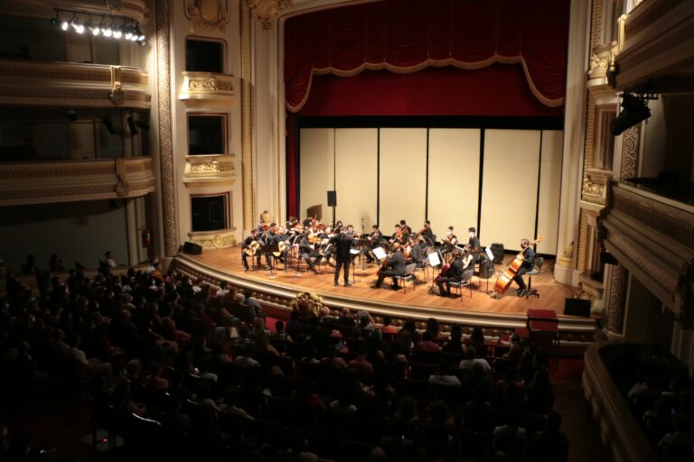 USP Filarmônica e Samuel Pompeo se apresentam no Theatro Pedro II com repertório especial