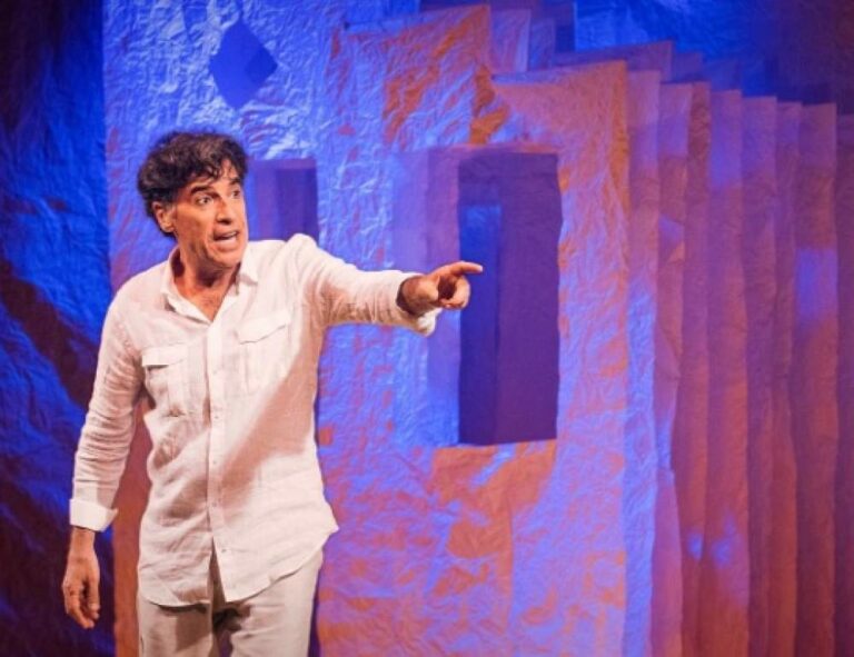 Paulo Betti apresenta monólogo autobiográfico em Araçatuba neste domingo