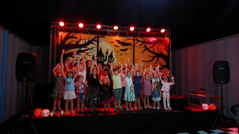 Shopping Praça Nova realiza caça aos doces gratuita em celebração ao Halloween