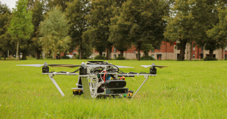 Competição de drones premia alunos da USP pelo uso de inteligência artificial para monitorar a biodiversidade