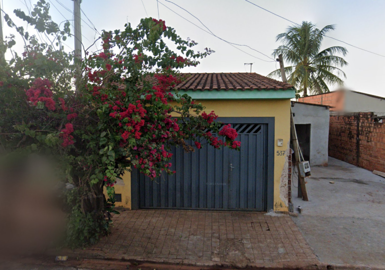 Mulher em suposto estado de embriaguez incendeia residência após desentendimento envolvendo residente e os filhos