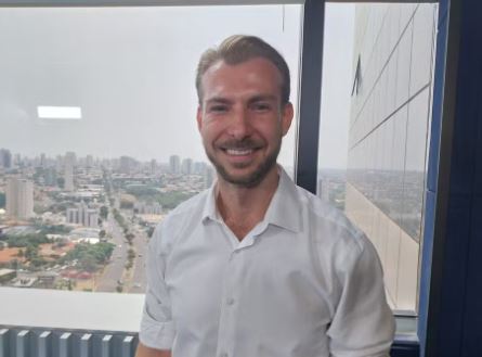 Candidato a prefeito de Araçatuba tem carro vandalizado durante ato de campanha