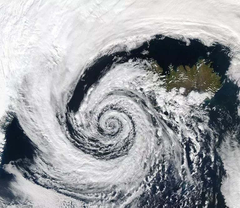 Ciclone na Baixada Santista? Entenda a mudança climática dos próximos dias com vento e chuva