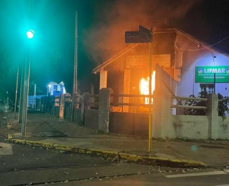 Incêndio atinge imóvel histórico em Araçatuba