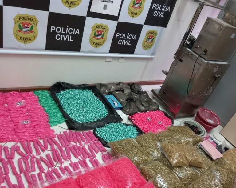 Polícia Civil descobre refinaria de drogas com máquina embaladora em Pedreira