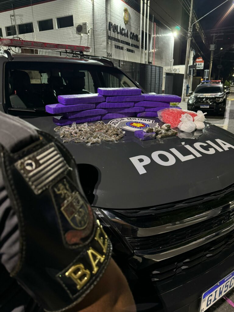 PM apreende 15 tijolos de maconha em São José dos Campos