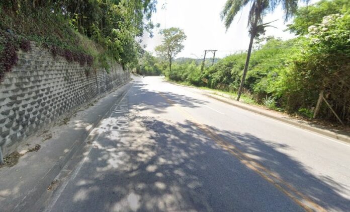 Motociclista sofre múltiplas fraturas após acidente na SP-50