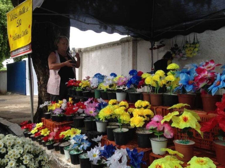 Locação de espaços para ambulantes no Dia de Finados inicia na próxima segunda-feira