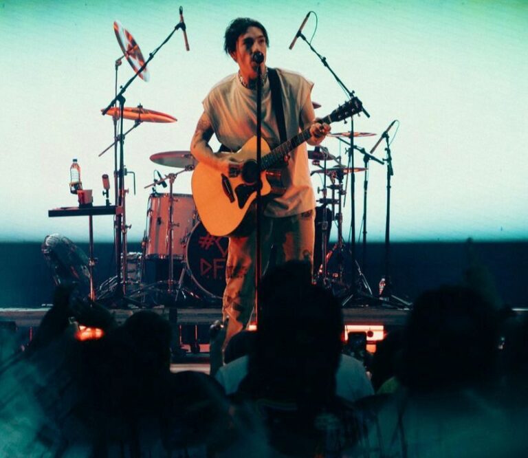 Di Ferrero faz show no POW Festival