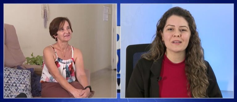 Professora aposentada é homenageada ao vivo pelos alunos