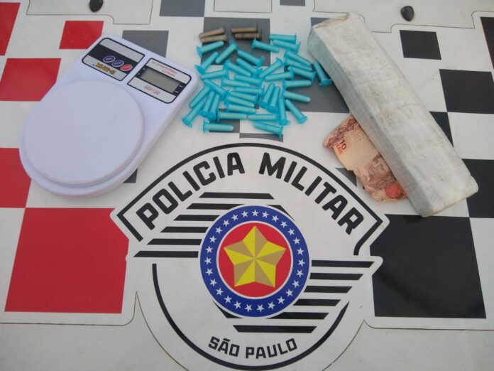 Polícia Militar prende jovem com tijolo de maconha em Jacareí