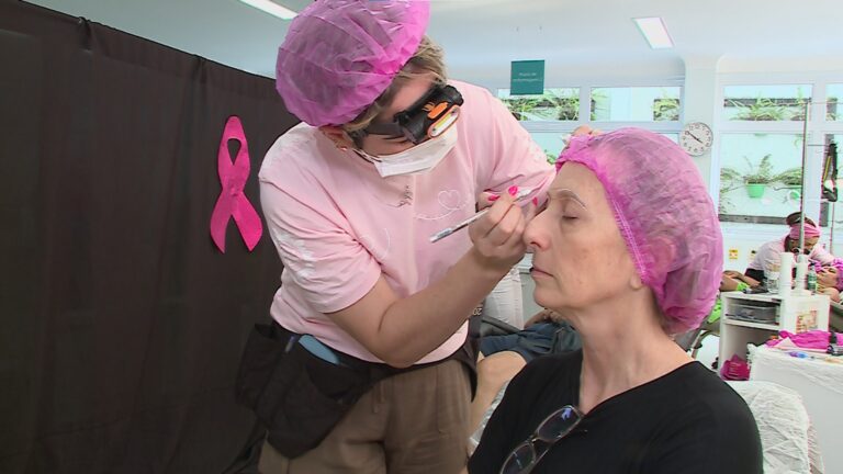 Centro de Oncologia faz micropigmentações gratuitas em pacientes com câncer de mama
