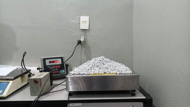 Homem é preso com pedras de crack e mais de 9 mil reais em dinheiro em Limeira