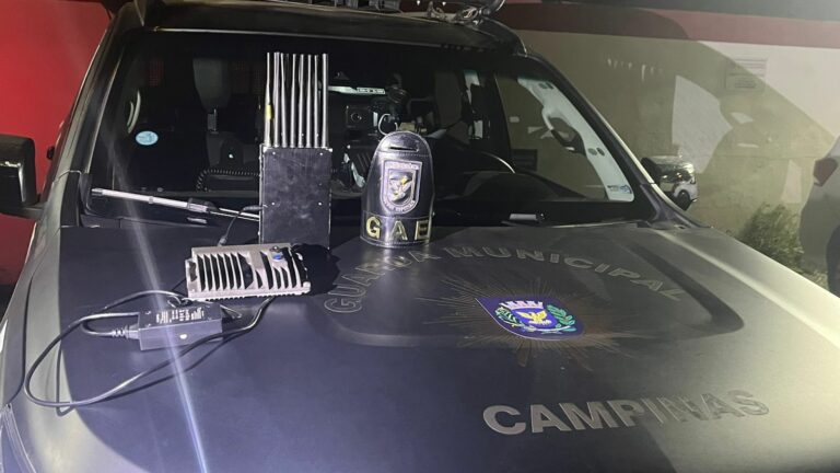 Casal é detido em motel na Lix da Cunha com caminhonete roubada