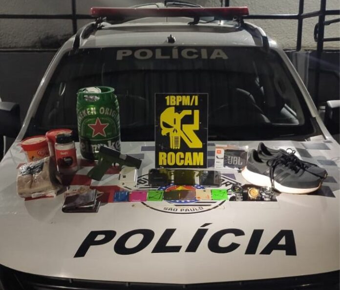 Homem tentar fugir de patinete elétrico após assaltos e é preso em São José