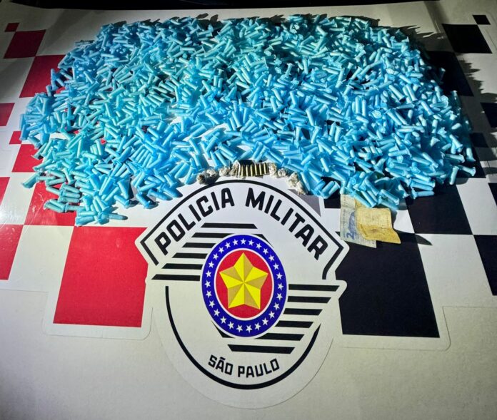 PM prende dupla com mais de 1 mil porções de drogas em Jacareí