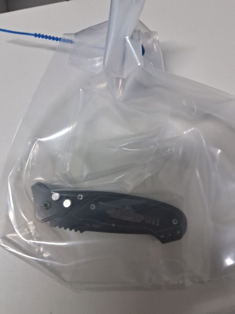 Jovem de 17 anos é esfaqueado com canivete em terminal central