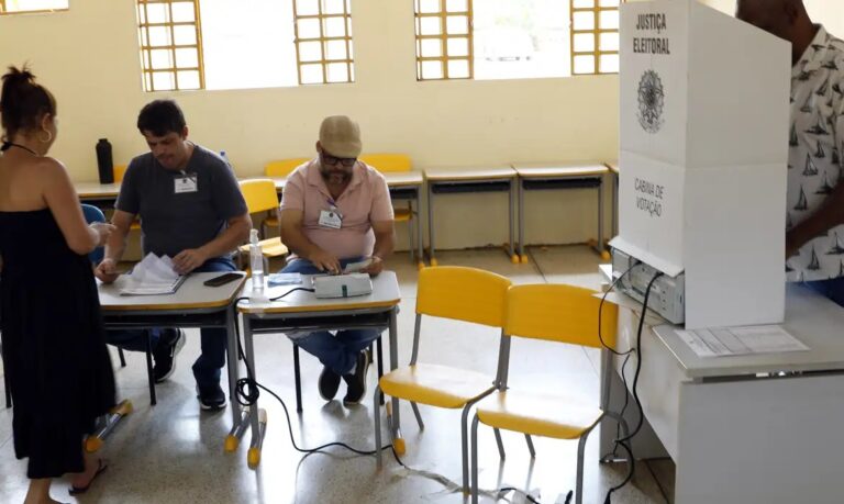 Cármen Lúcia convida eleitores a votarem no segundo turno; pelito acontece neste domingo (27)
