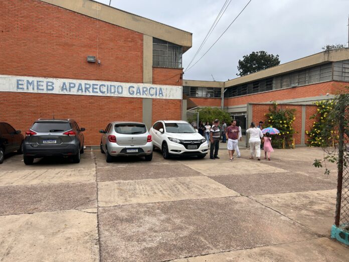 Candidatos a prefeitura de Jundiaí votam pela manhã