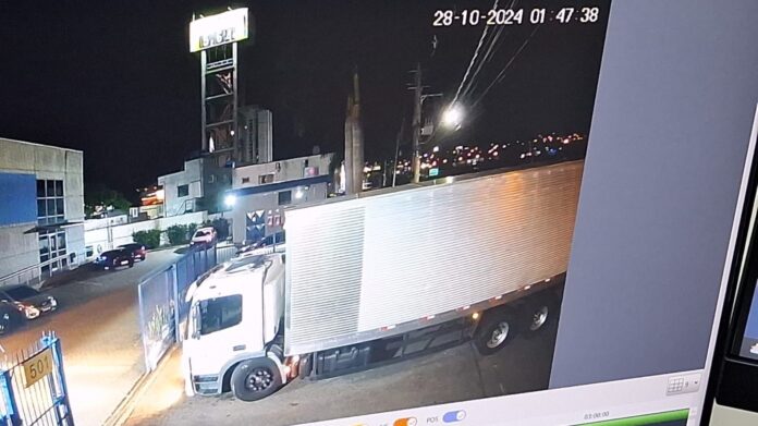 Quadrilha rende funcionários e rouba peças de moto: R$ 310 mil de prejuízo