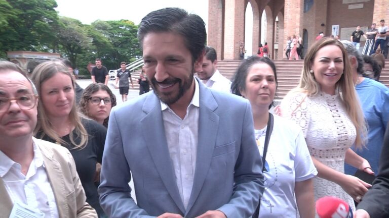 Prefeito reeleito de São Paulo visita a Basílica Nacional de Aparecida