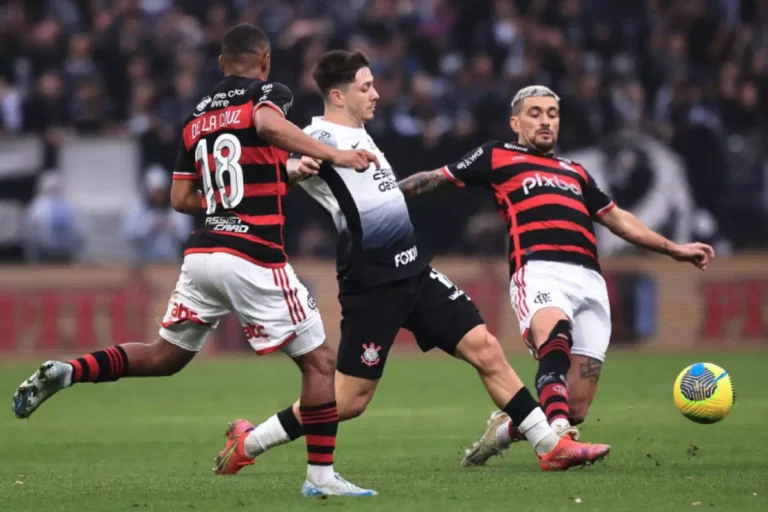 Corinthians não marca contra o Flamengo e cai na Copa do Brasil