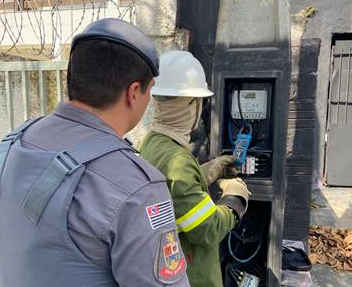 Quatro pessoas são presas durante operação de combate a furto de energia em Peruíbe